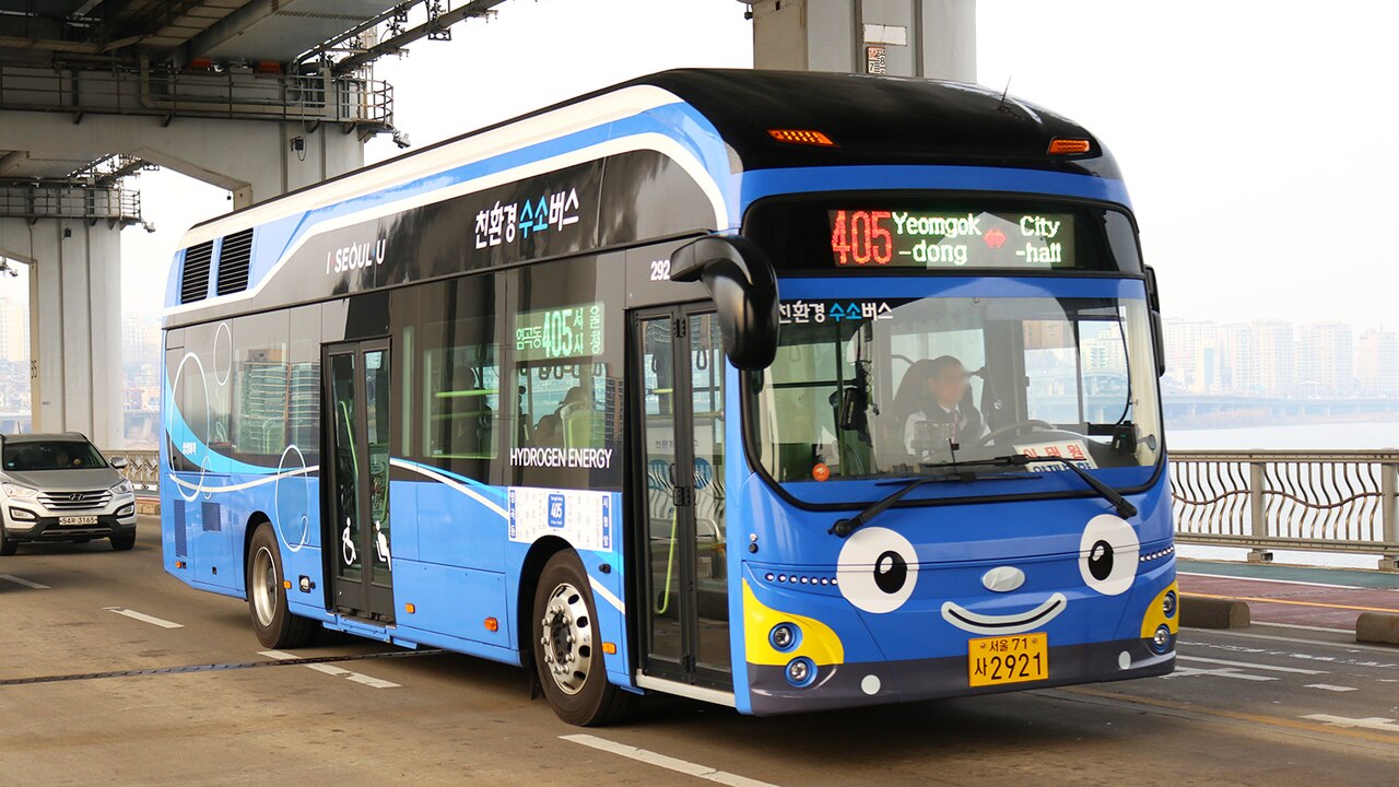 A Hydrogen fuel Hyundai ElecCity has been seen on route 405 at Jamsu Bridge